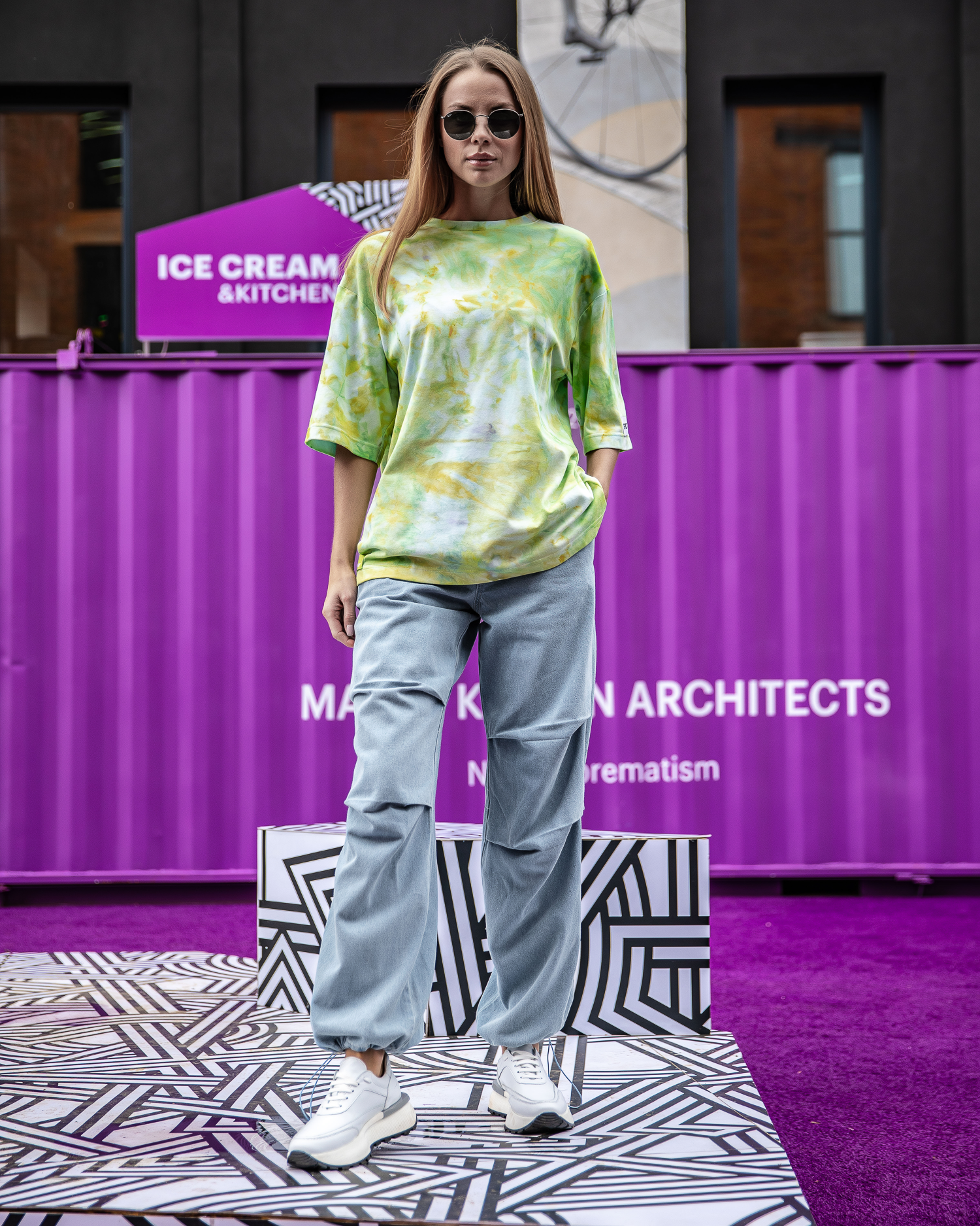 Стрит съёмка для маркетплейсов в AF Studio