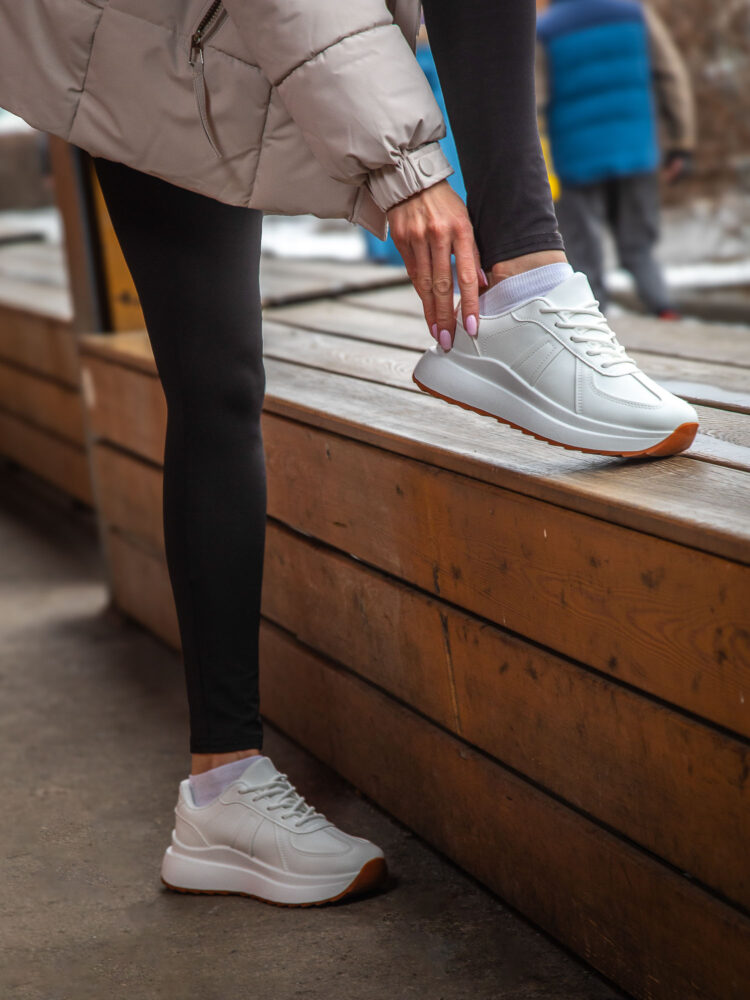 Фотосъемка обуви на модели в AF Studio