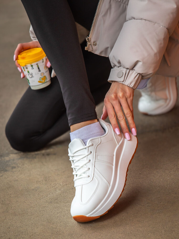 Фотосъемка обуви на модели в AF Studio