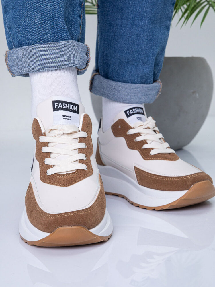 Фотосъемка обуви на модели в AF Studio