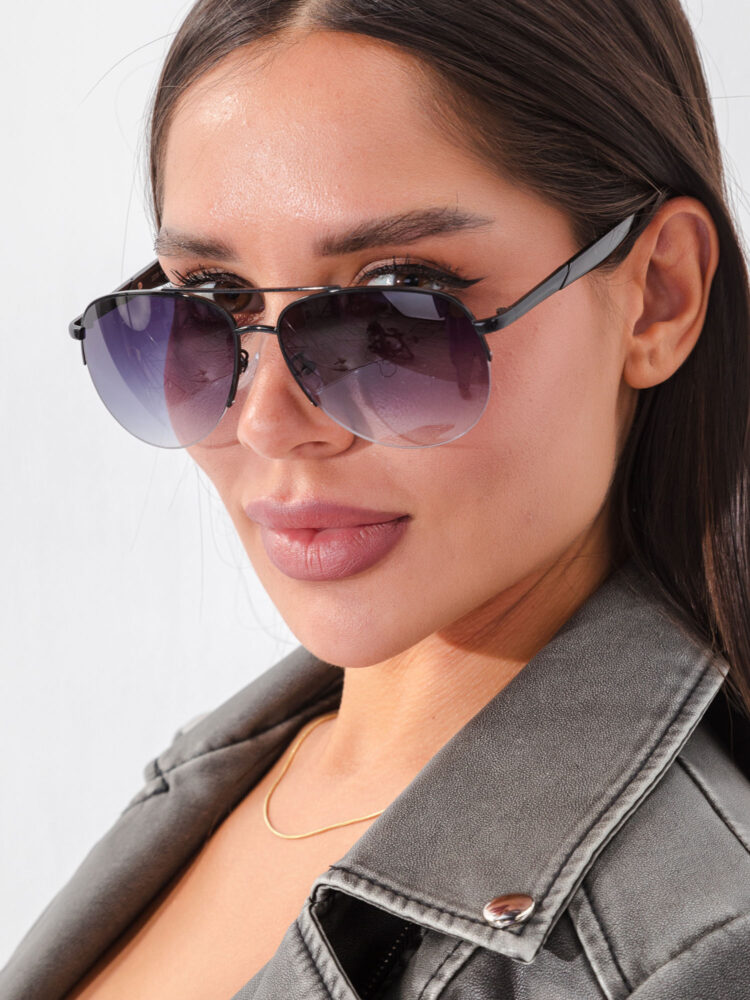 Фотосъемка очков на модели в AF Studio