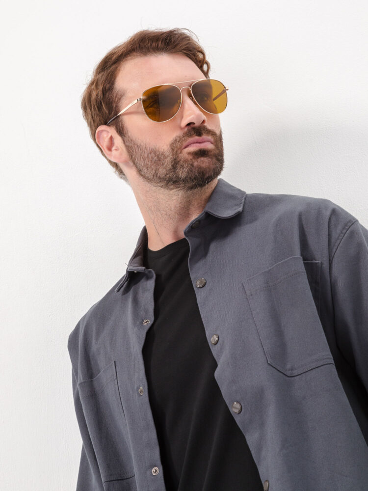 Фотосъемка очков на модели в AF Studio