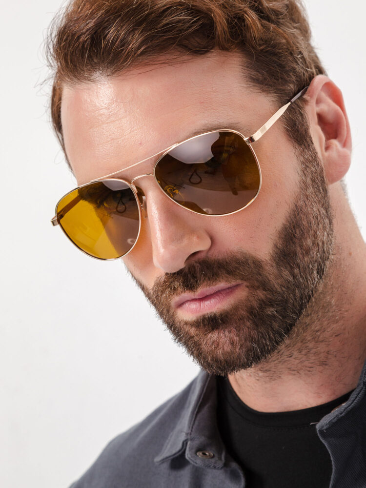 Фотосъемка очков на модели в AF Studio