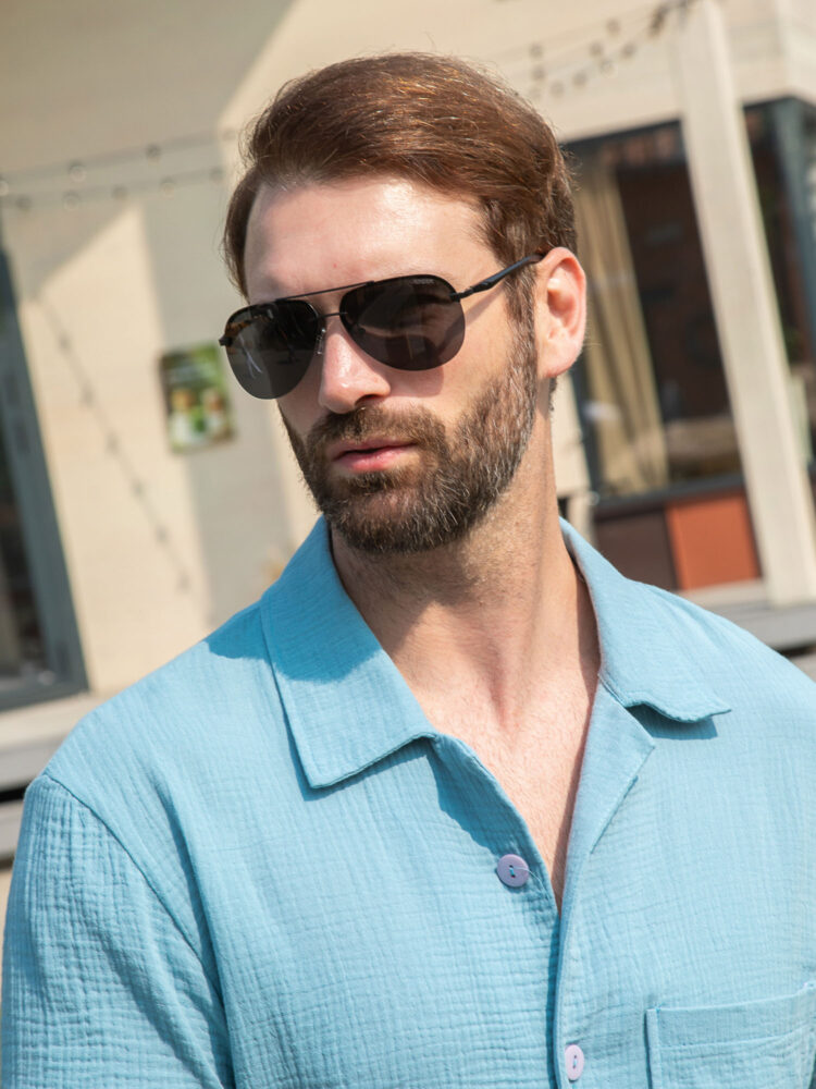 Фотосъемка очков на модели в AF Studio