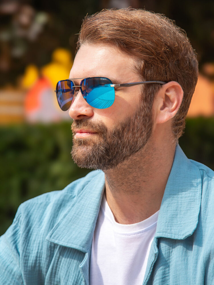 Фотосъемка очков на модели в AF Studio