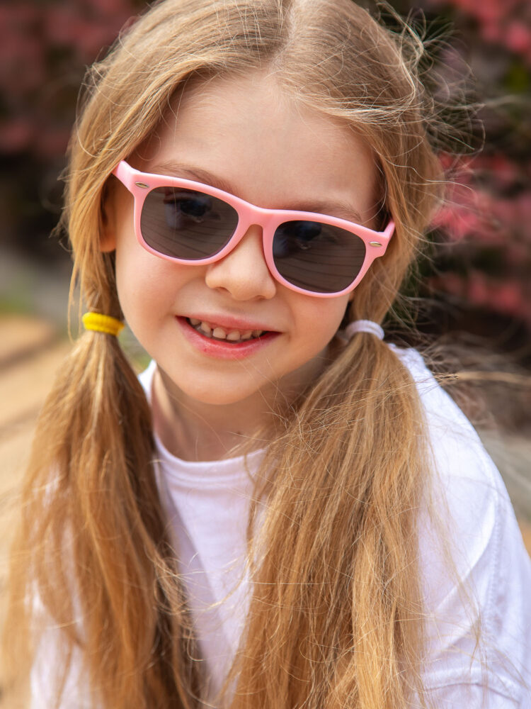 Фотосъемка очков на модели в AF Studio