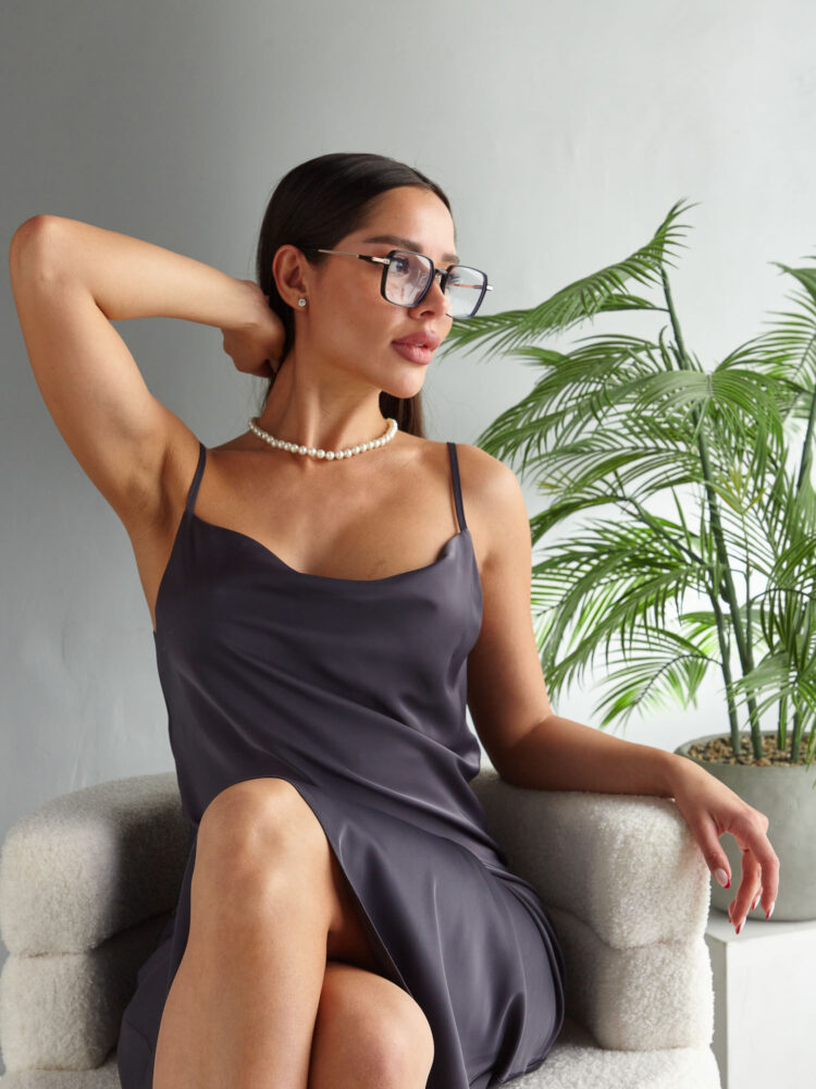 Фотосъемка очков на модели в AF Studio