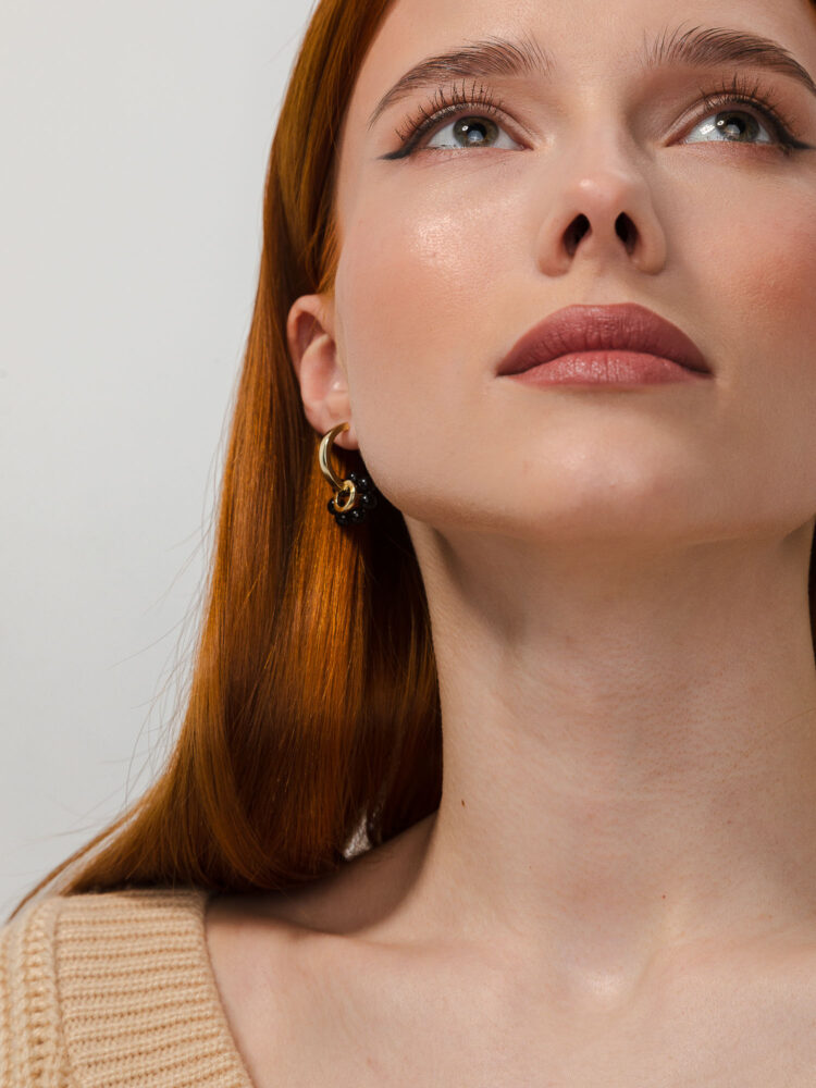 Фотосъемка ювелирных изделий с моделью в AF Studio