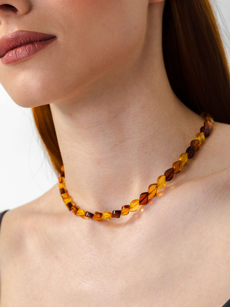 Фотосъемка ювелирных изделий с моделью в AF Studio