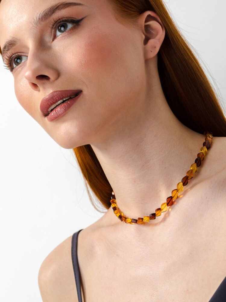 Фотосъемка ювелирных изделий с моделью в AF Studio