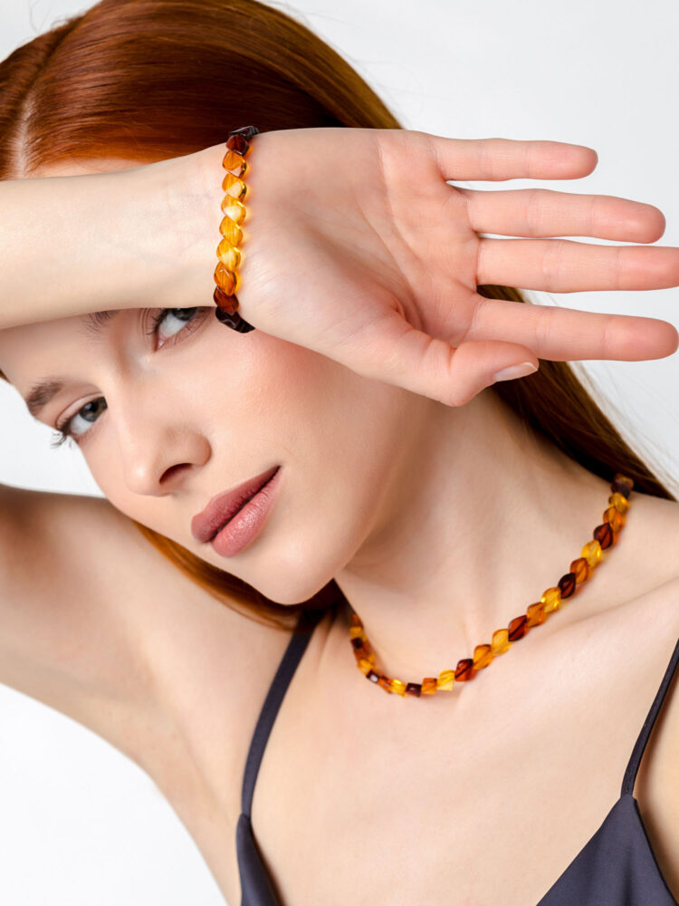 Фотосъемка ювелирных изделий с моделью в AF Studio