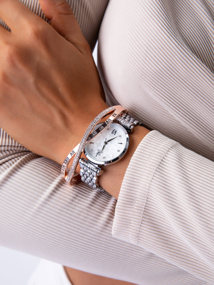 Фотосъемка ювелирных изделий с моделью в AF Studio