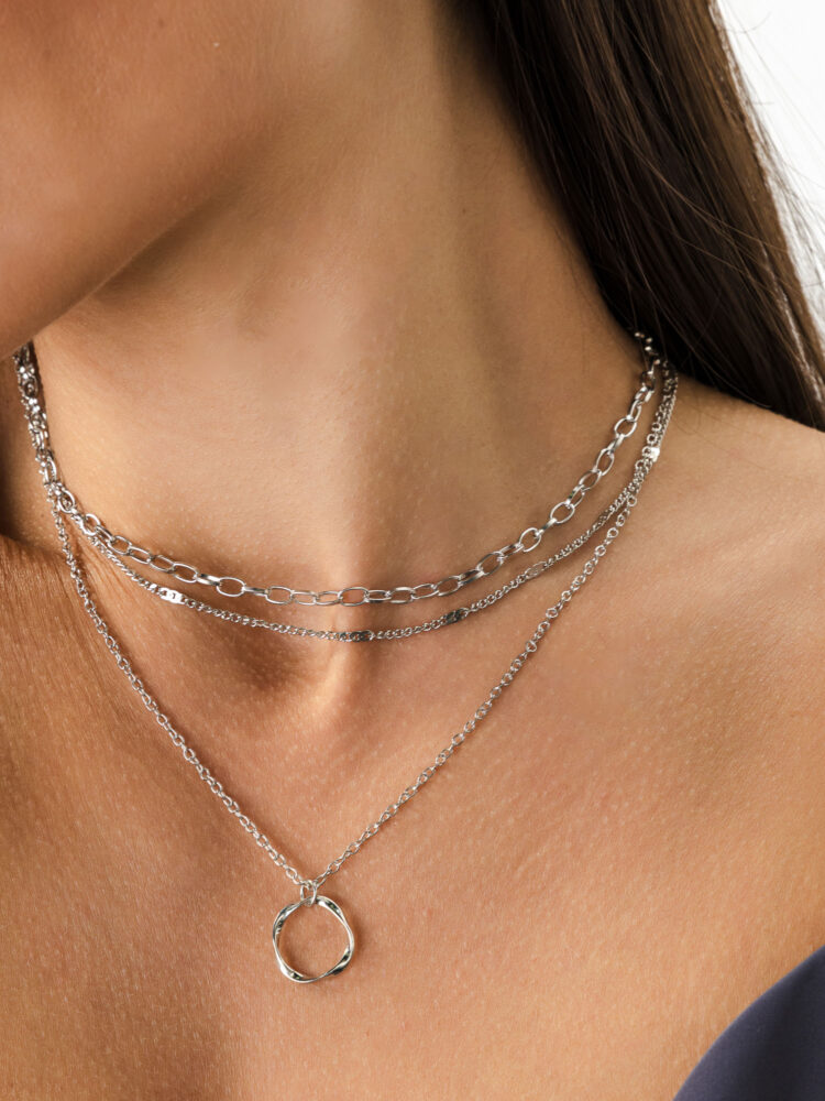 Фотосъемка ювелирных изделий с моделью в AF Studio