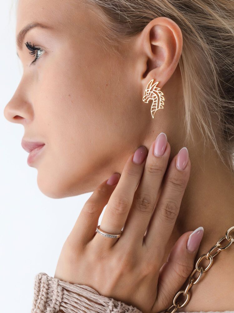 Фотосъемка ювелирных изделий с моделью в AF Studio