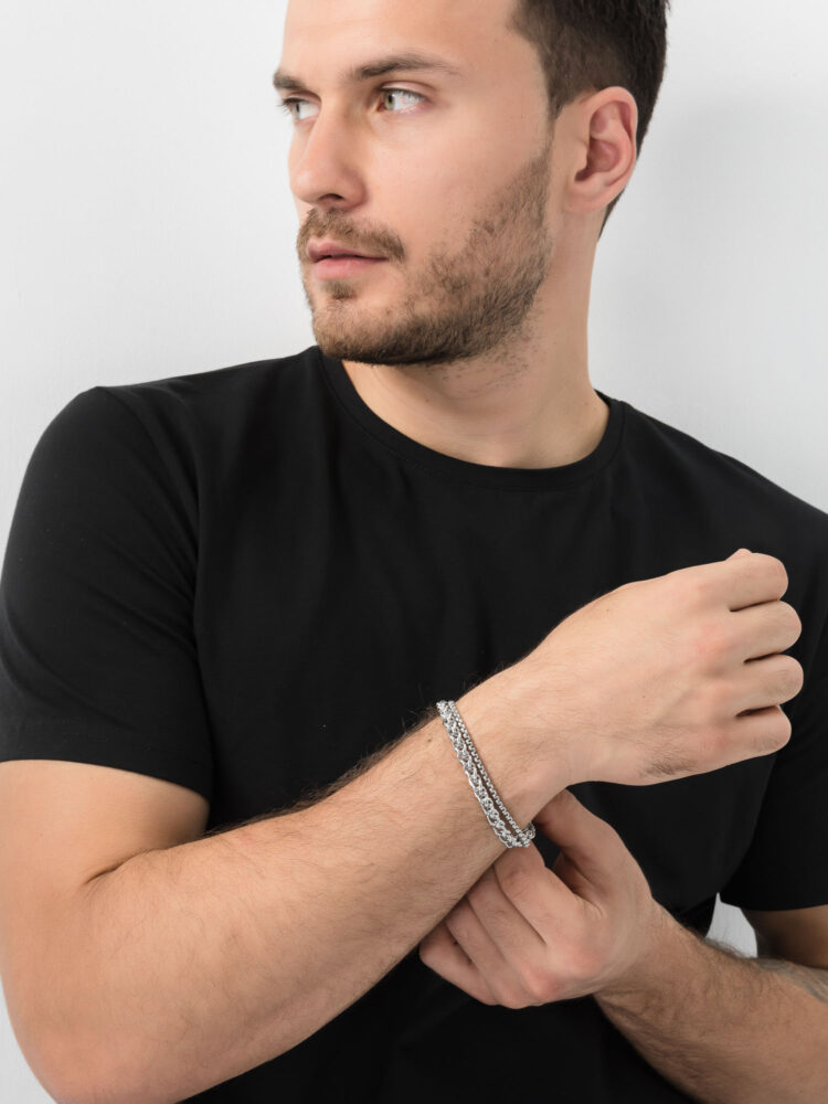 Фотосъемка ювелирных изделий с моделью в AF Studio