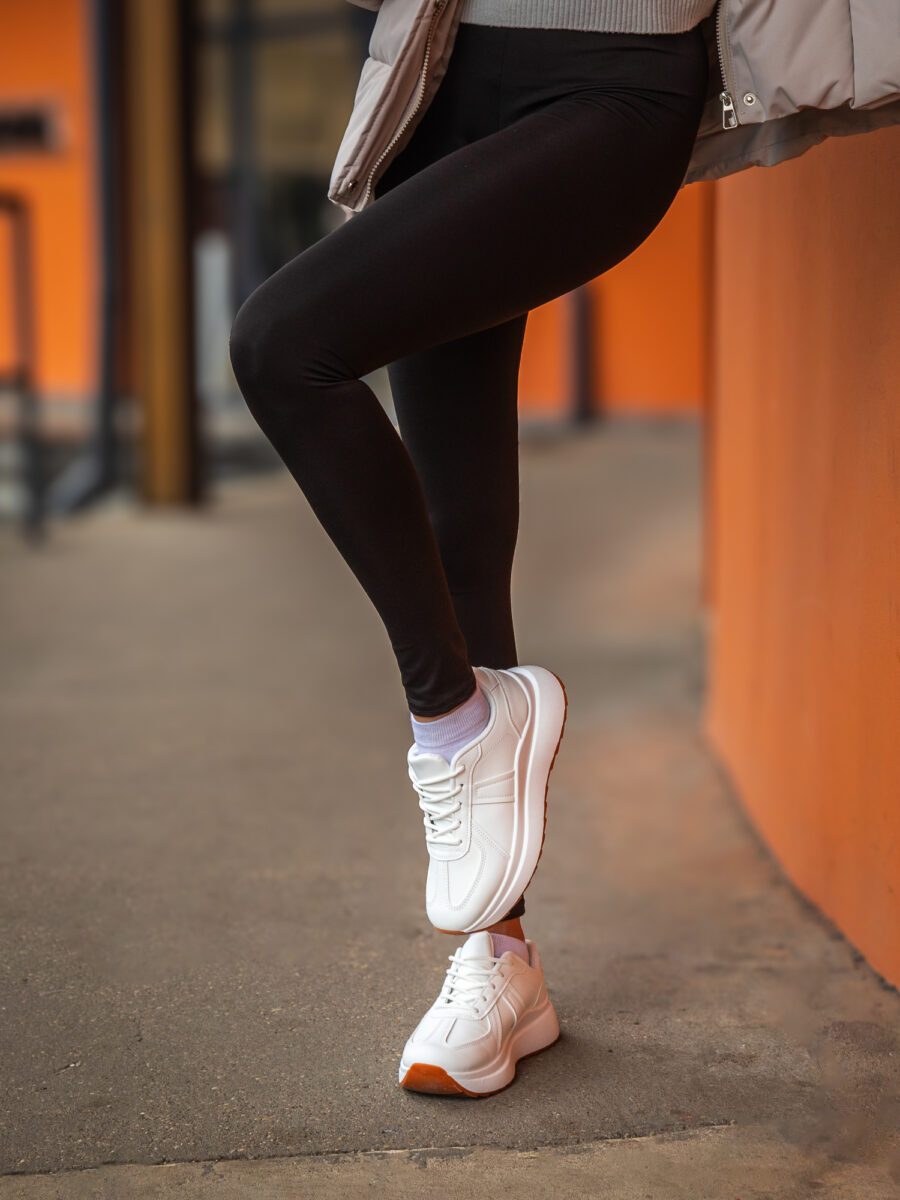 Фотосъемка обуви на модели в AF Studio