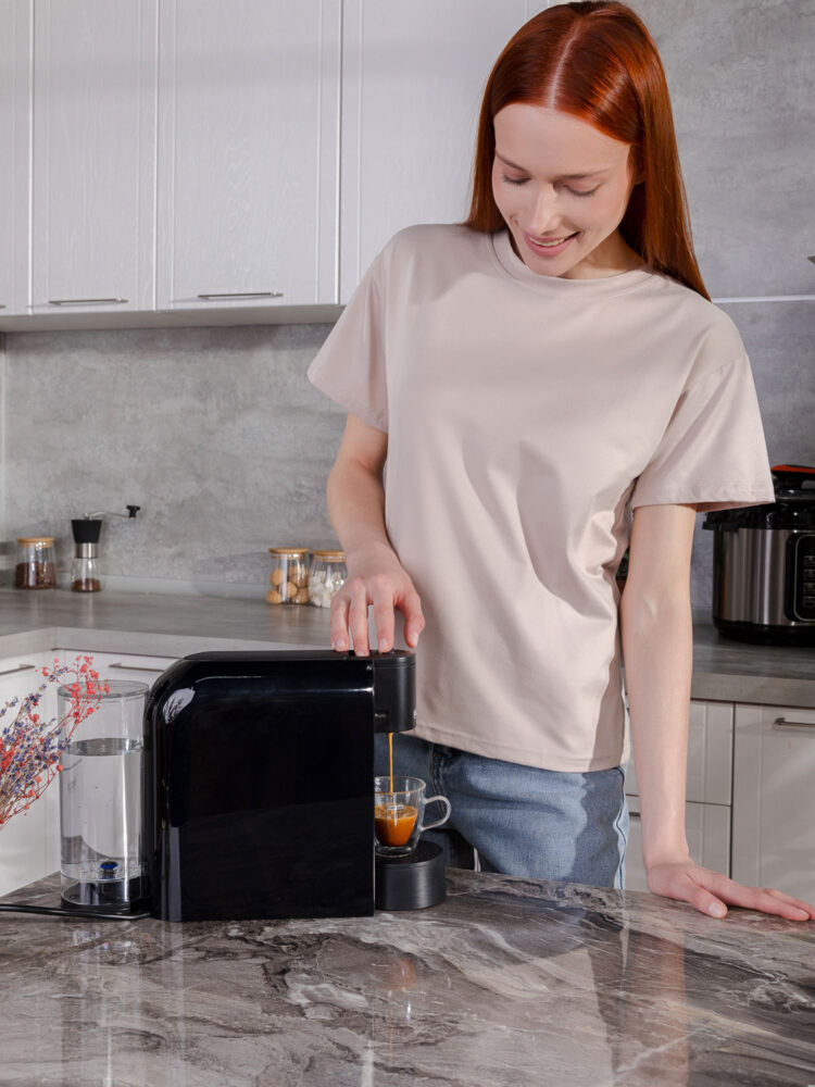 Фотосъемка товаров с моделью в AF Studio