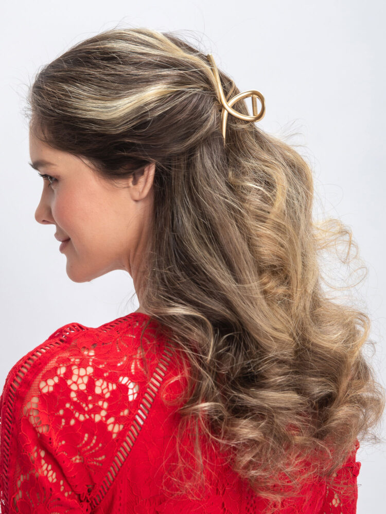 Фотосъемка товаров с моделью в AF Studio