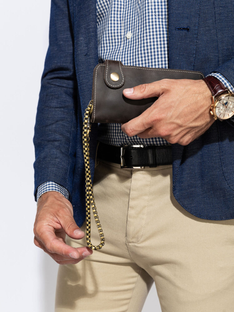 Съемка сумок и рюкзаков с моделью в AF Studio