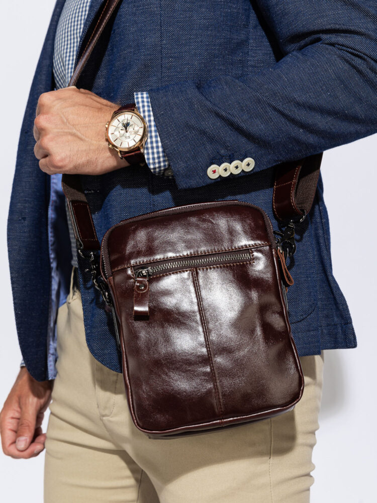 Съемка сумок и рюкзаков с моделью в AF Studio