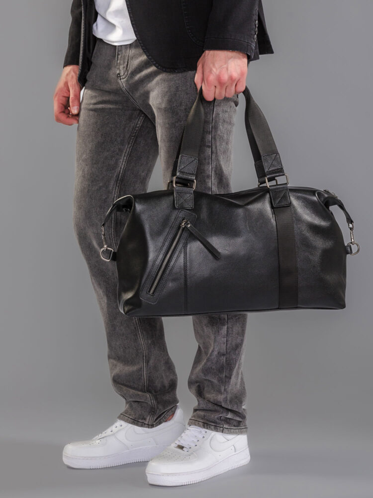 Съемка сумок и рюкзаков с моделью в AF Studio