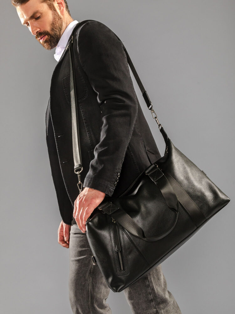 Съемка сумок и рюкзаков с моделью в AF Studio