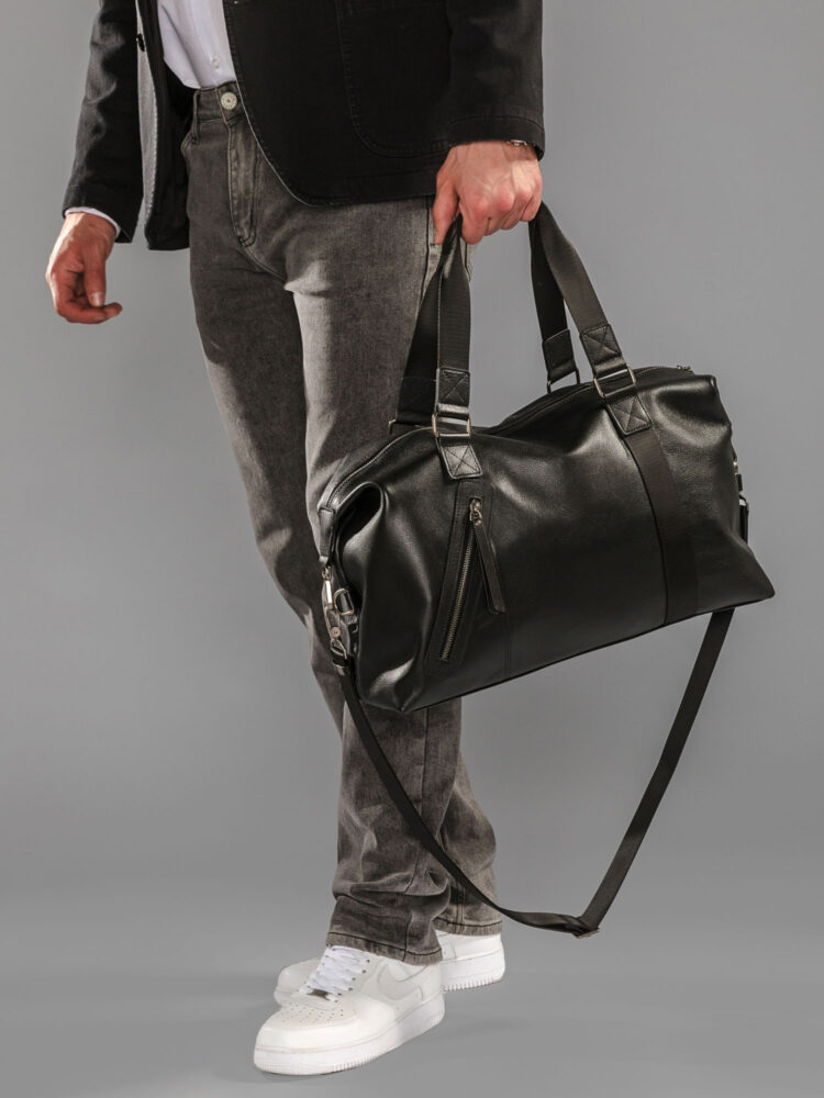 Съемка сумок и рюкзаков с моделью в AF Studio