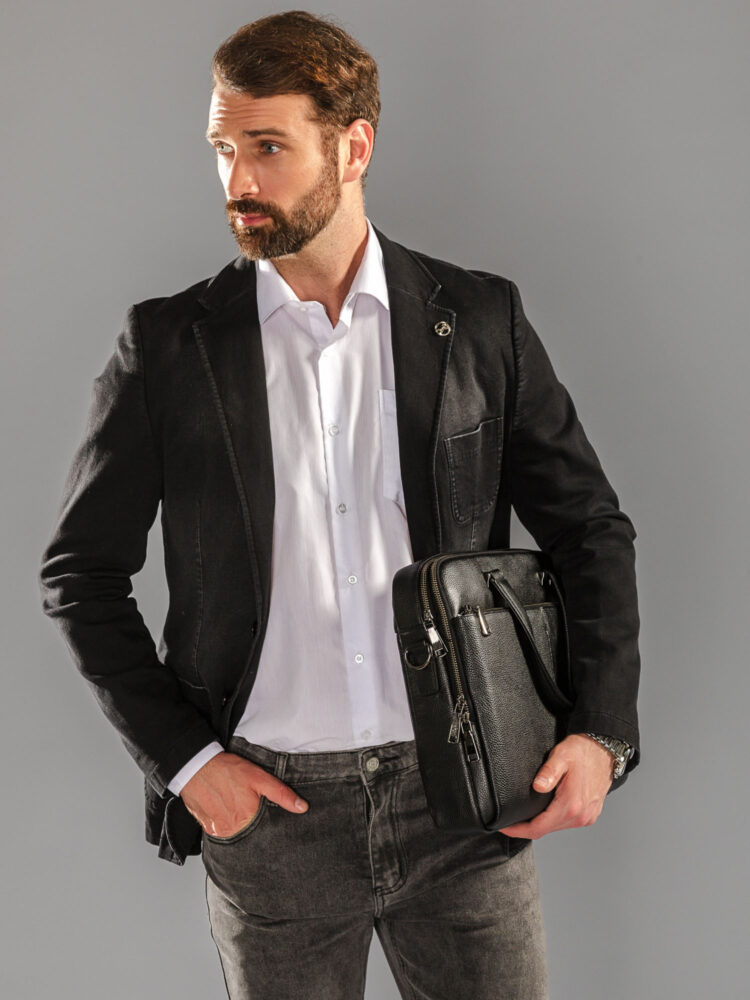 Съемка сумок и рюкзаков с моделью в AF Studio