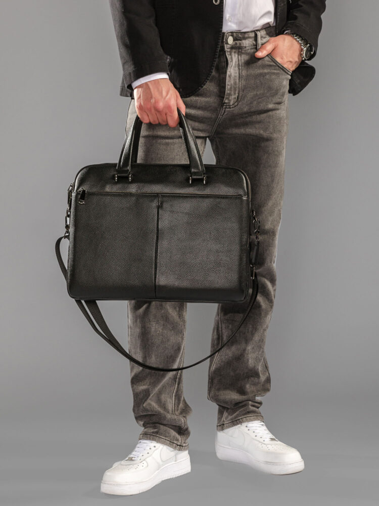 Съемка сумок и рюкзаков с моделью в AF Studio