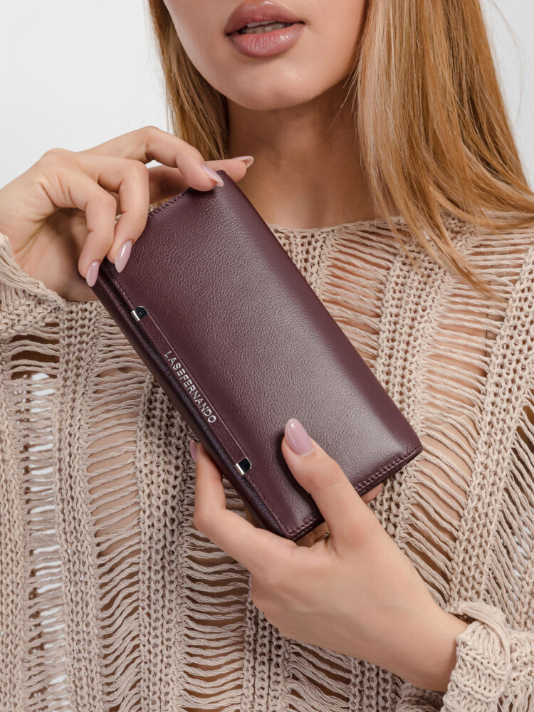 Съемка сумок и рюкзаков с моделью в AF Studio