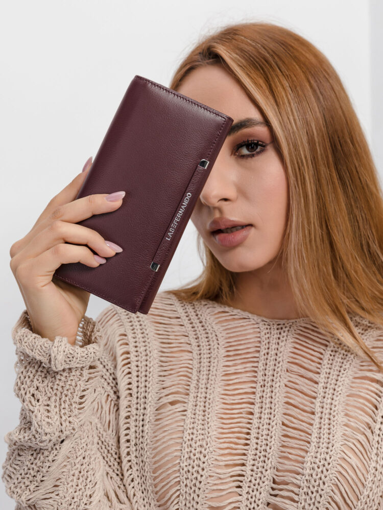 Съемка сумок и рюкзаков с моделью в AF Studio