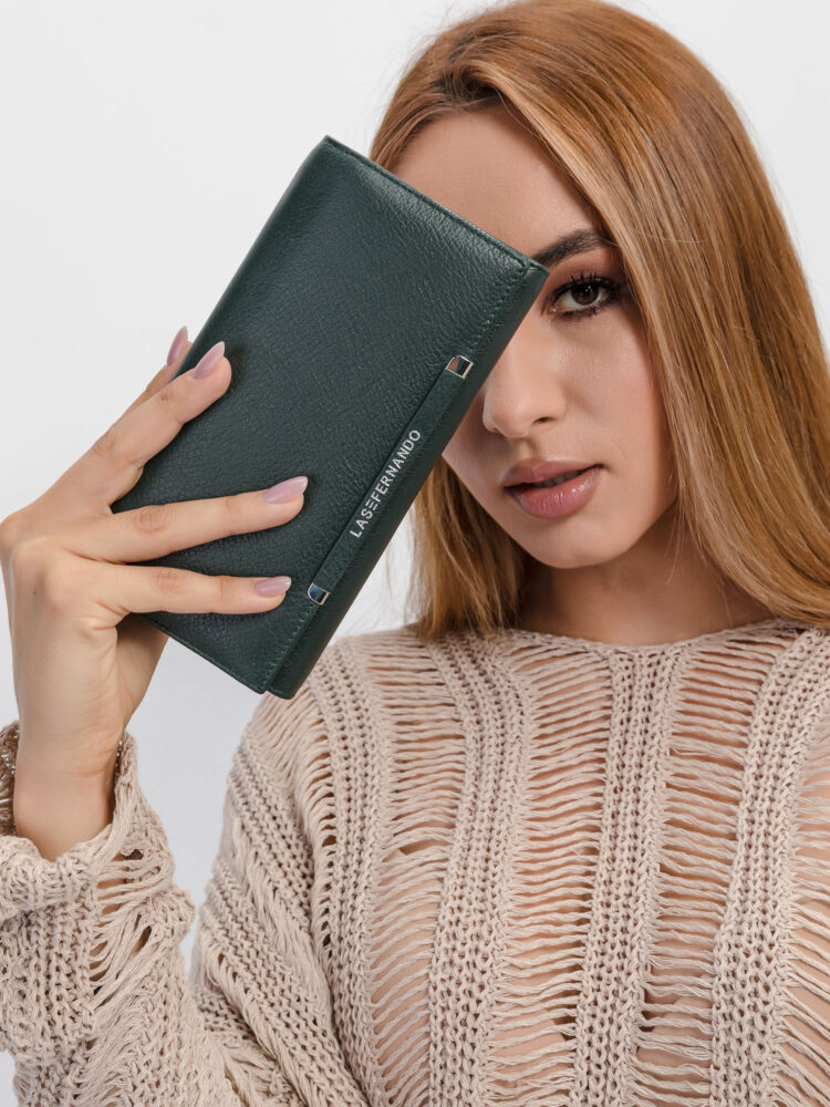 Съемка сумок и рюкзаков с моделью в AF Studio