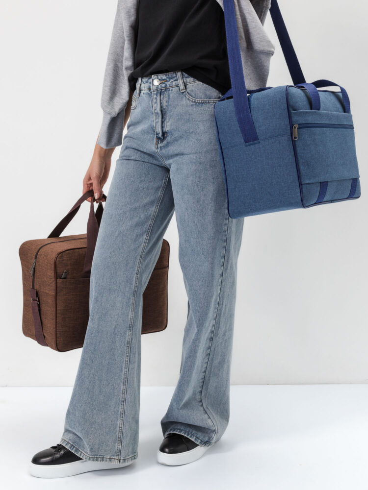 Съемка сумок и рюкзаков с моделью в AF Studio