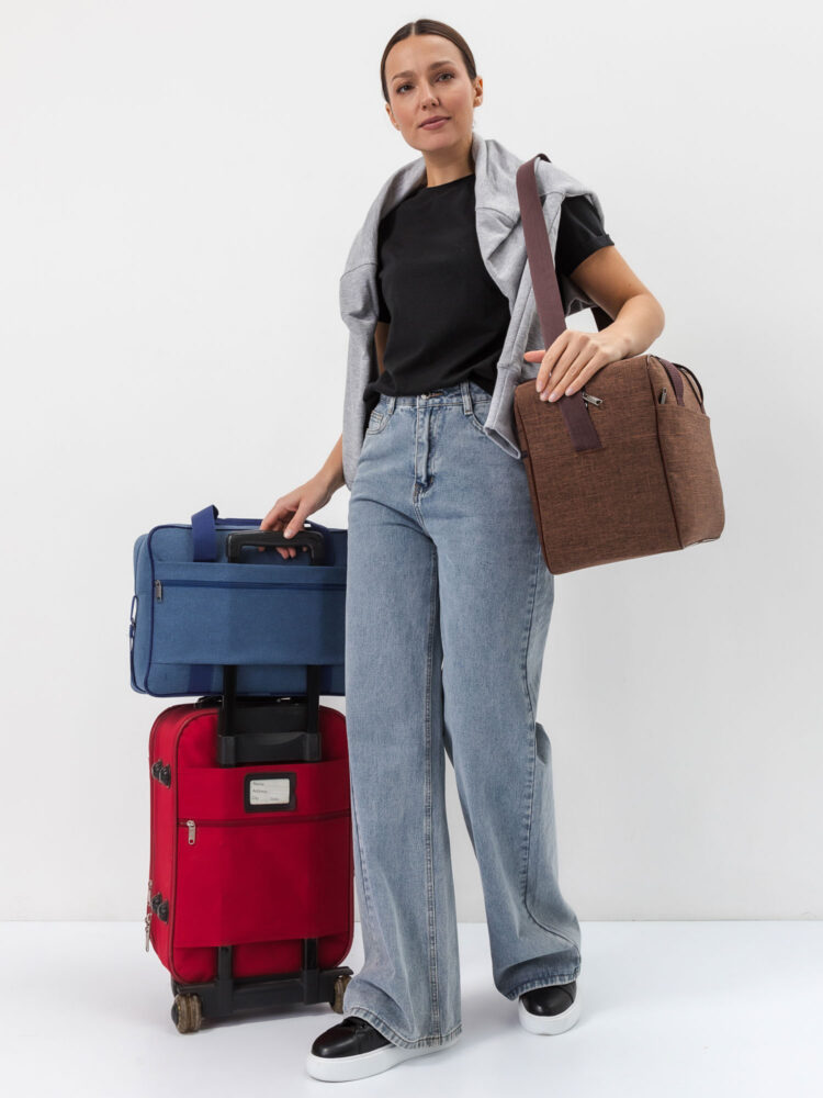 Съемка сумок и рюкзаков с моделью в AF Studio