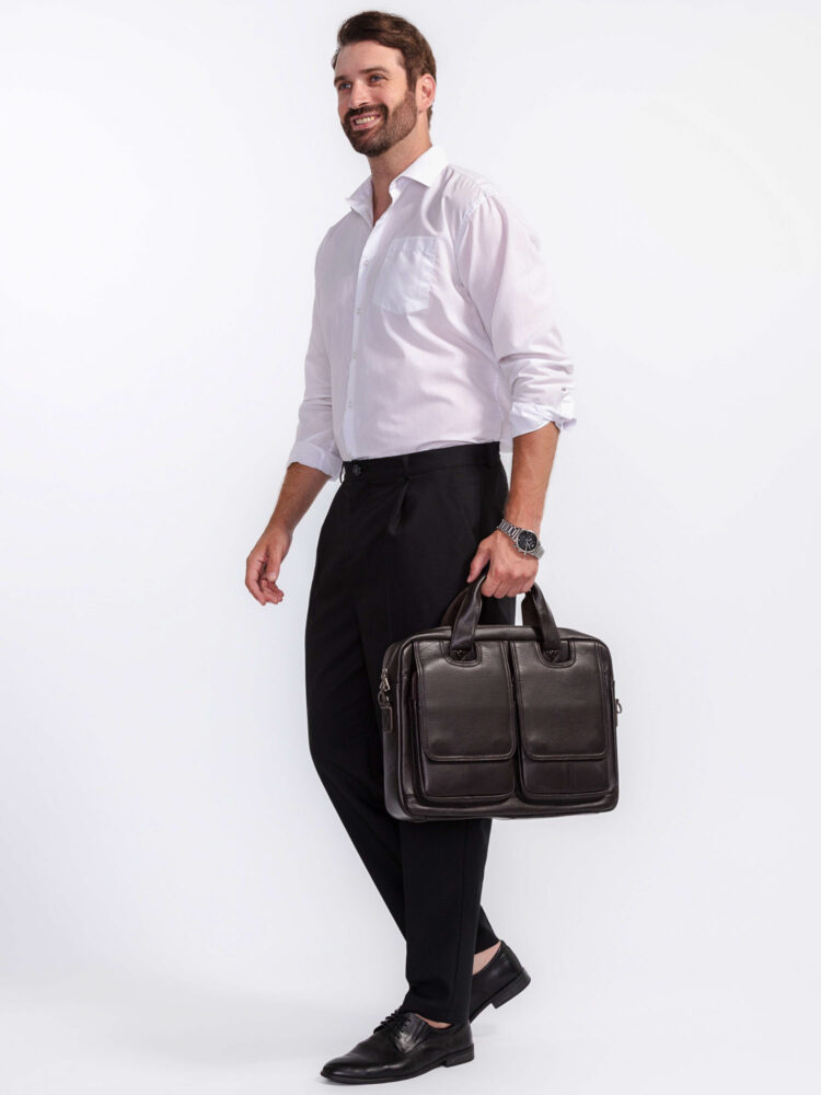 Съемка сумок и рюкзаков с моделью в AF Studio