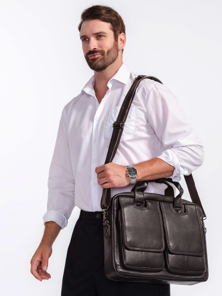 Съемка сумок и рюкзаков с моделью в AF Studio