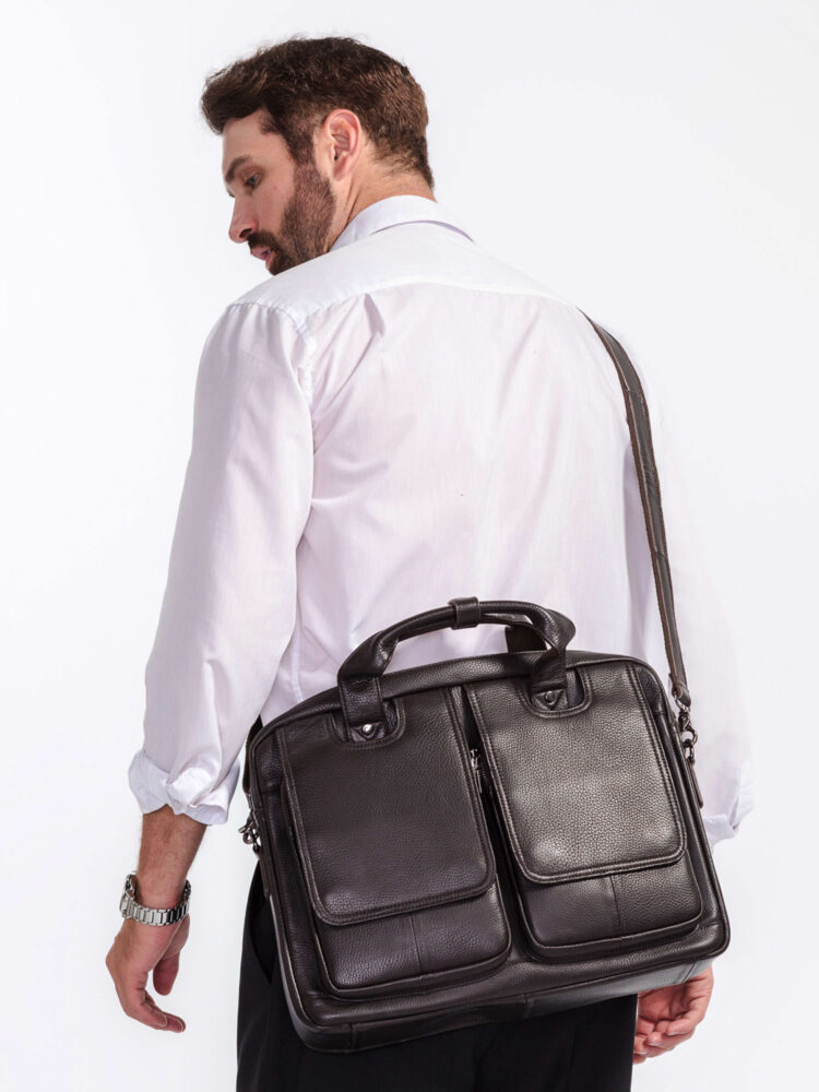 Съемка сумок и рюкзаков с моделью в AF Studio