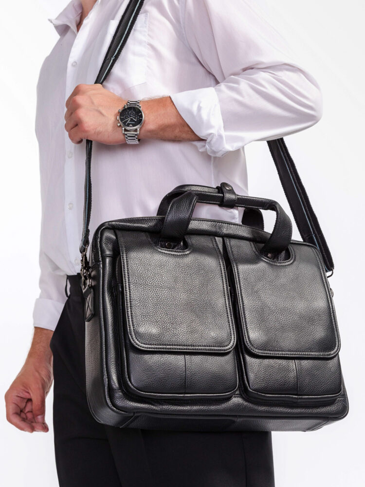 Съемка сумок и рюкзаков с моделью в AF Studio