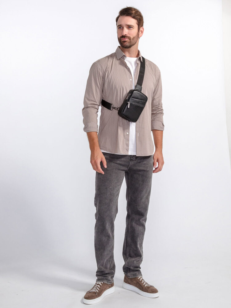 Съемка сумок и рюкзаков с моделью в AF Studio