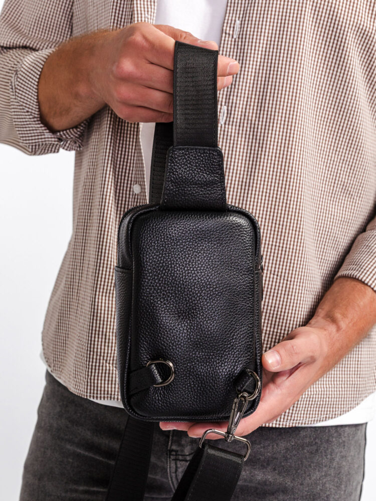 Съемка сумок и рюкзаков с моделью в AF Studio