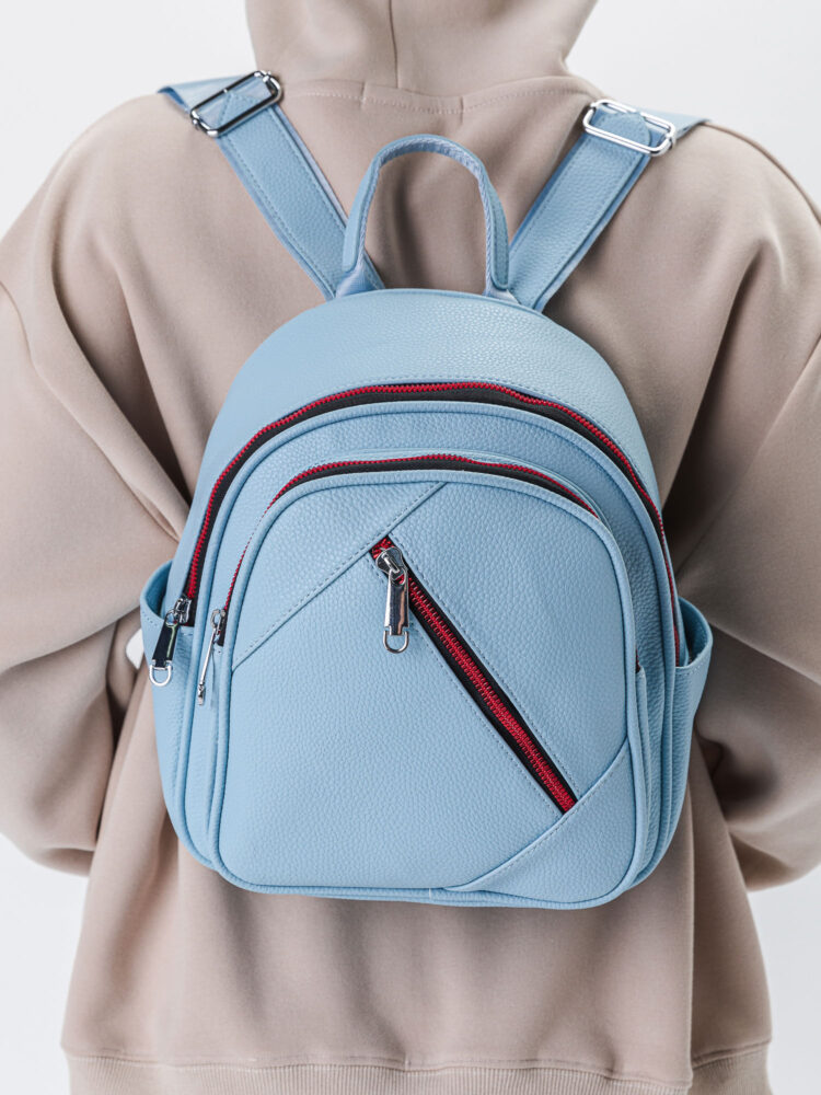 Съемка сумок и рюкзаков с моделью в AF Studio