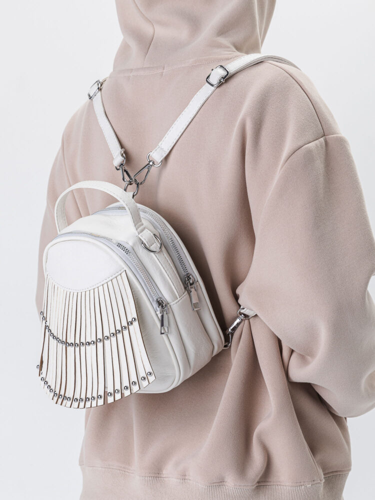 Съемка сумок и рюкзаков с моделью в AF Studio