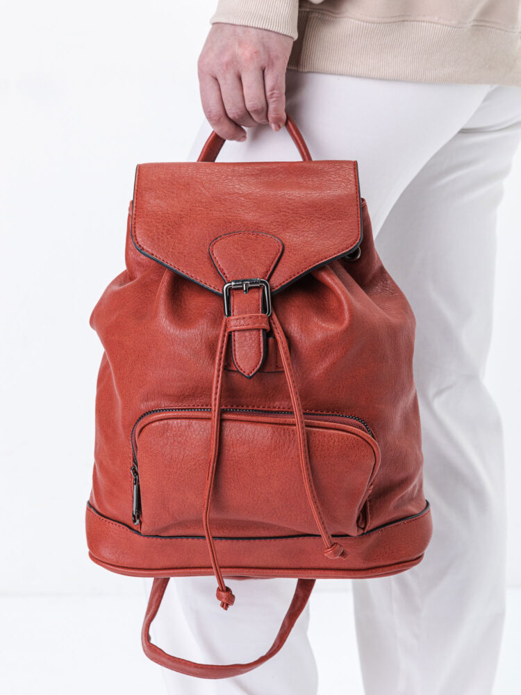 Съемка сумок и рюкзаков с моделью в AF Studio