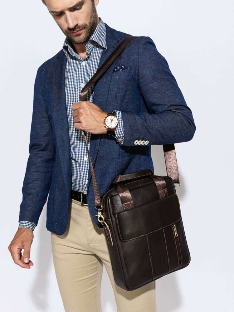 Съемка сумок и рюкзаков с моделью в AF Studio